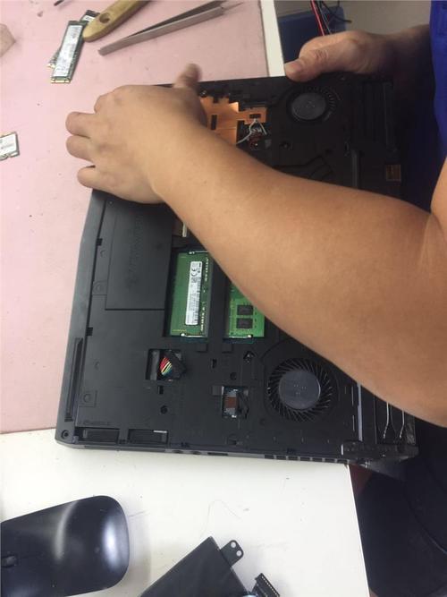 Dell Alienware 开机7声报警不显示？计算机技术服务帮你排查与维修